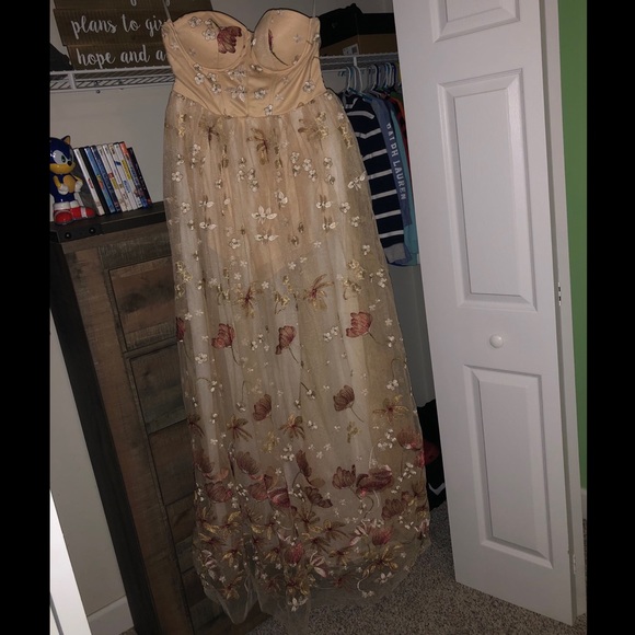 Dress - Picture 2 of 2